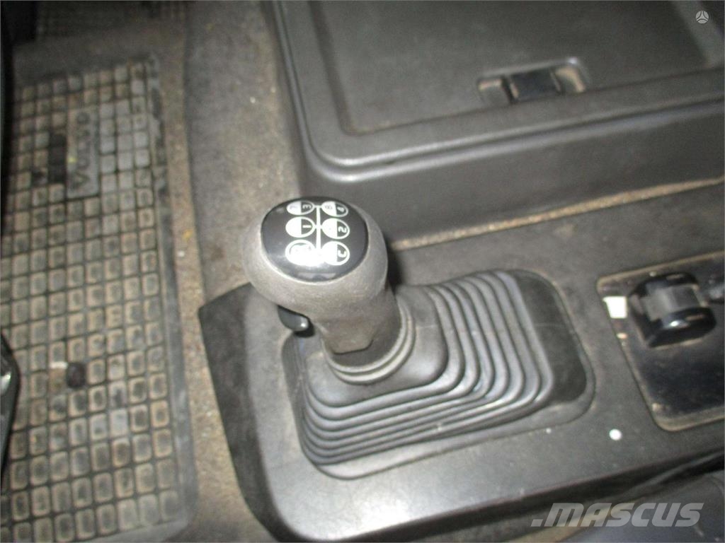 Volvo FL6 Camiones de caja de lona