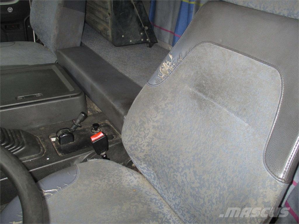 Volvo FL6 Camiones de caja de lona