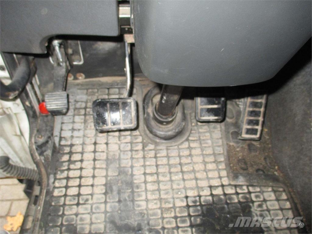 Volvo FL6 Camiones de caja de lona