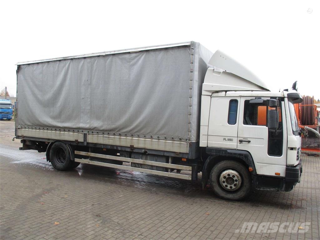 Volvo FL6 Camiones de caja de lona