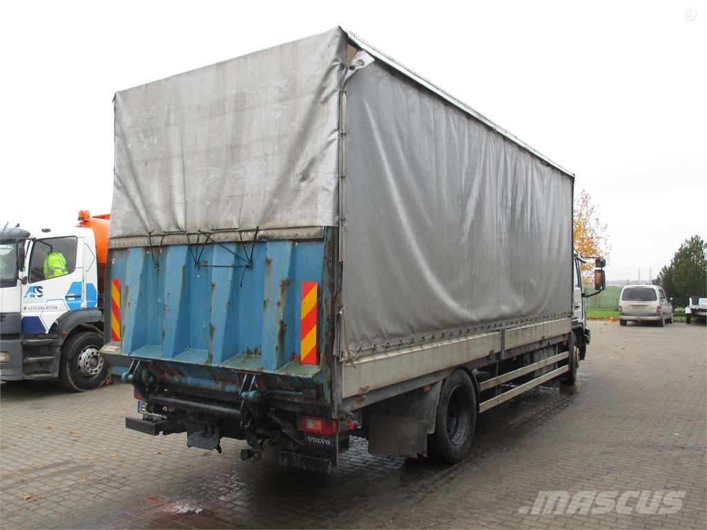 Volvo FL6 Camiones de caja de lona