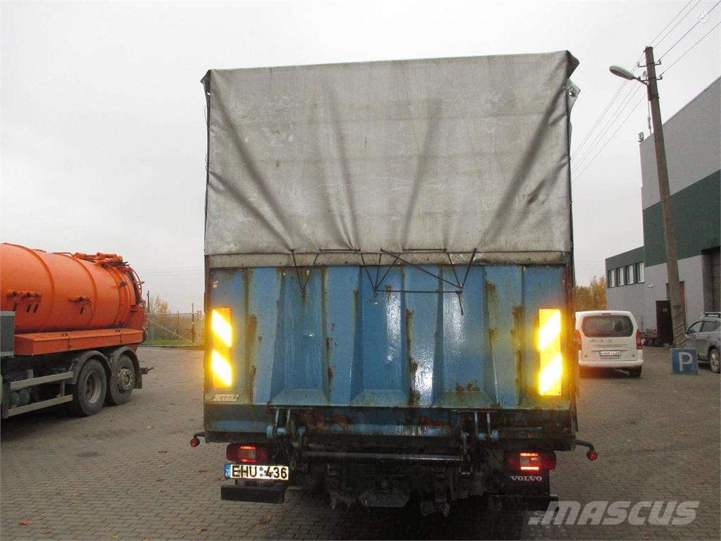 Volvo FL6 Camiones de caja de lona