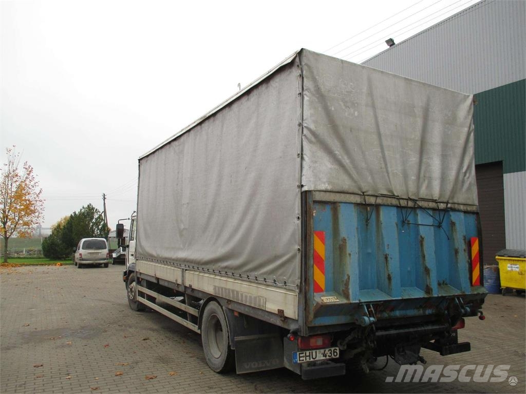 Volvo FL6 Camiones de caja de lona