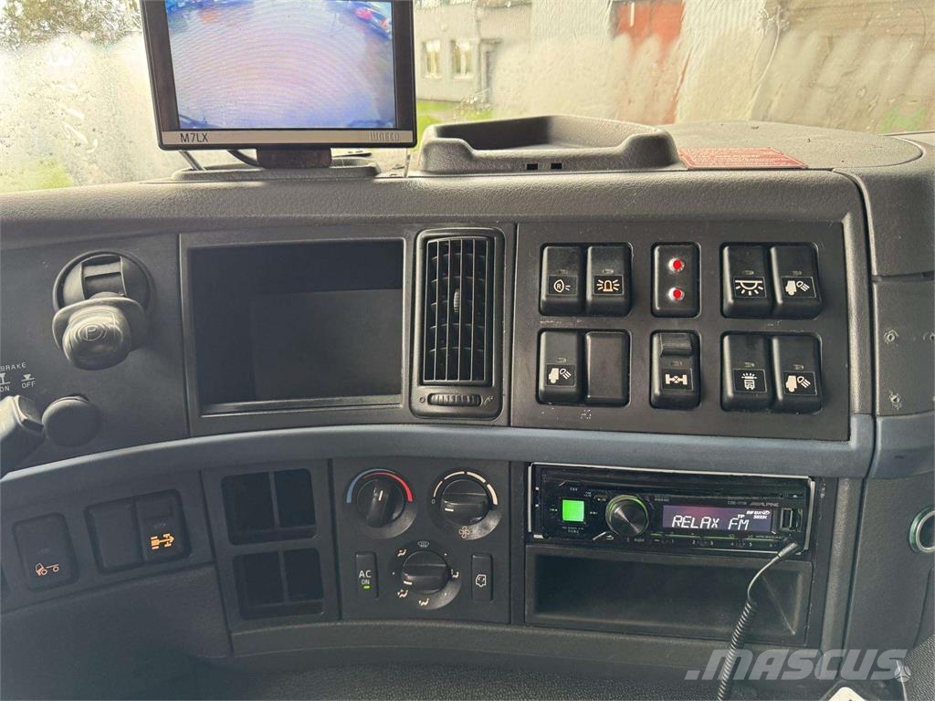 Volvo FM 300 skysčių pristatymo sunkvežimis タンカートラック