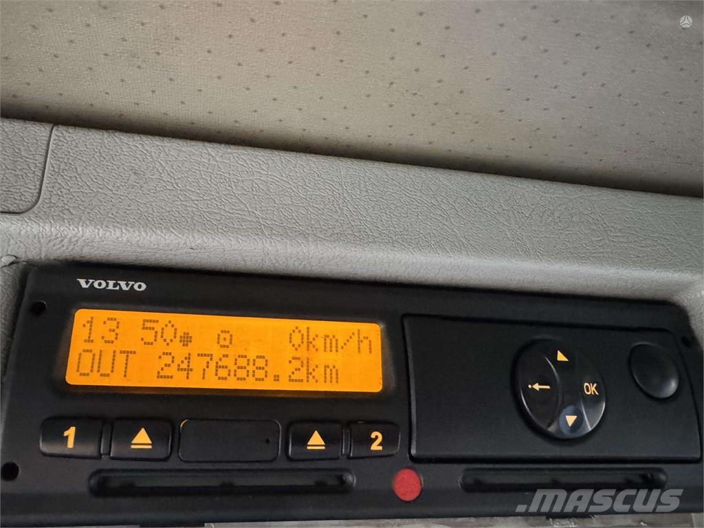 Volvo FM 300 skysčių pristatymo sunkvežimis タンカートラック