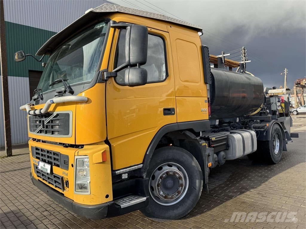 Volvo FM 300 skysčių pristatymo sunkvežimis タンカートラック