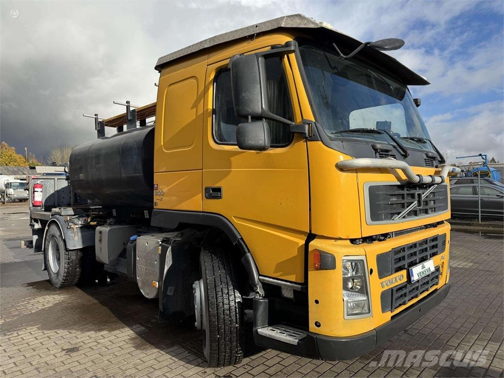 Volvo FM 300 skysčių pristatymo sunkvežimis タンカートラック