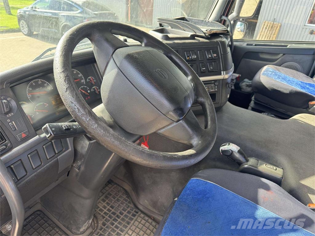 Volvo FM9 260 4x2 Schuifzeilopbouw