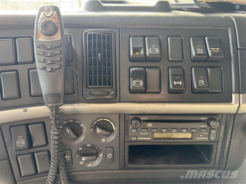 Volvo FM9 260 4x2 Schuifzeilopbouw