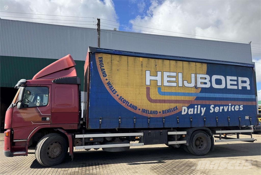 Volvo FM9 260 4x2 Schuifzeilopbouw