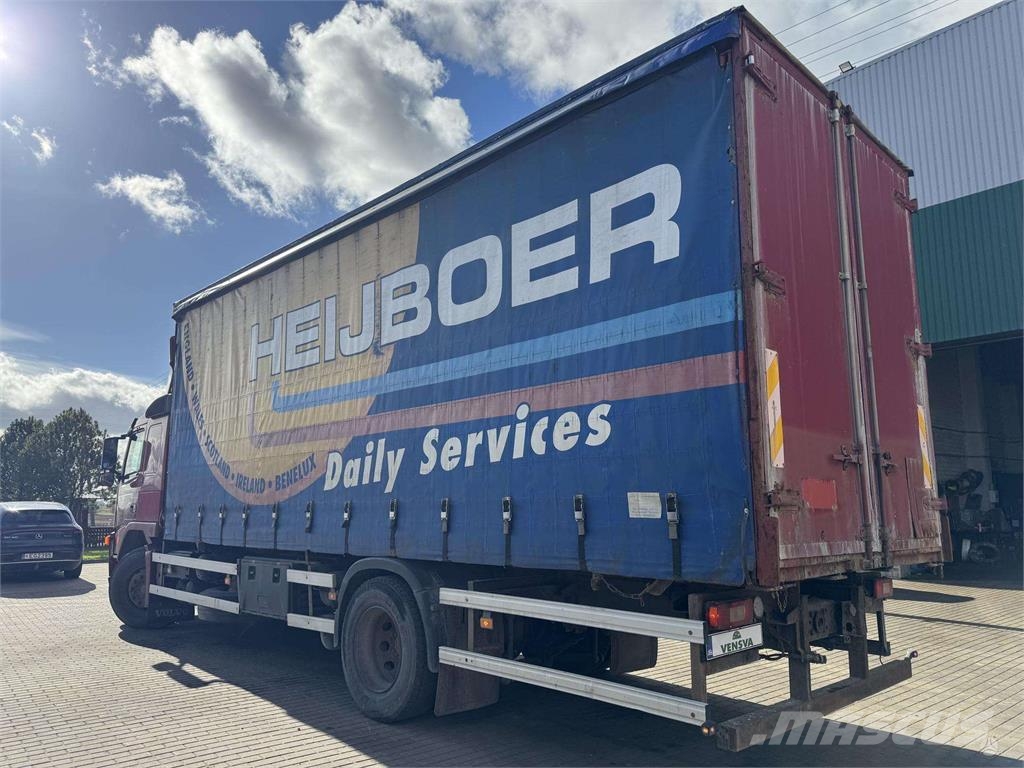 Volvo FM9 260 4x2 Schuifzeilopbouw