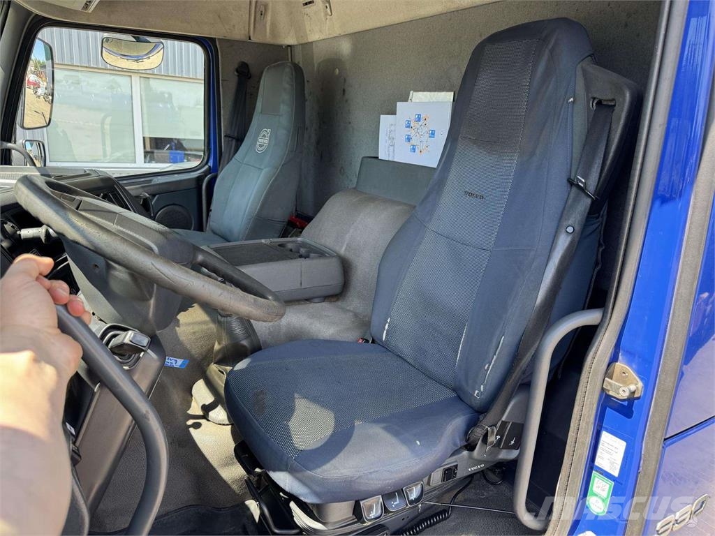 Volvo FMX 330 10m3 شاحنات مزدوجة / خلخلة