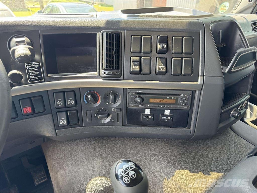 Volvo FMX 330 10m3 شاحنات مزدوجة / خلخلة