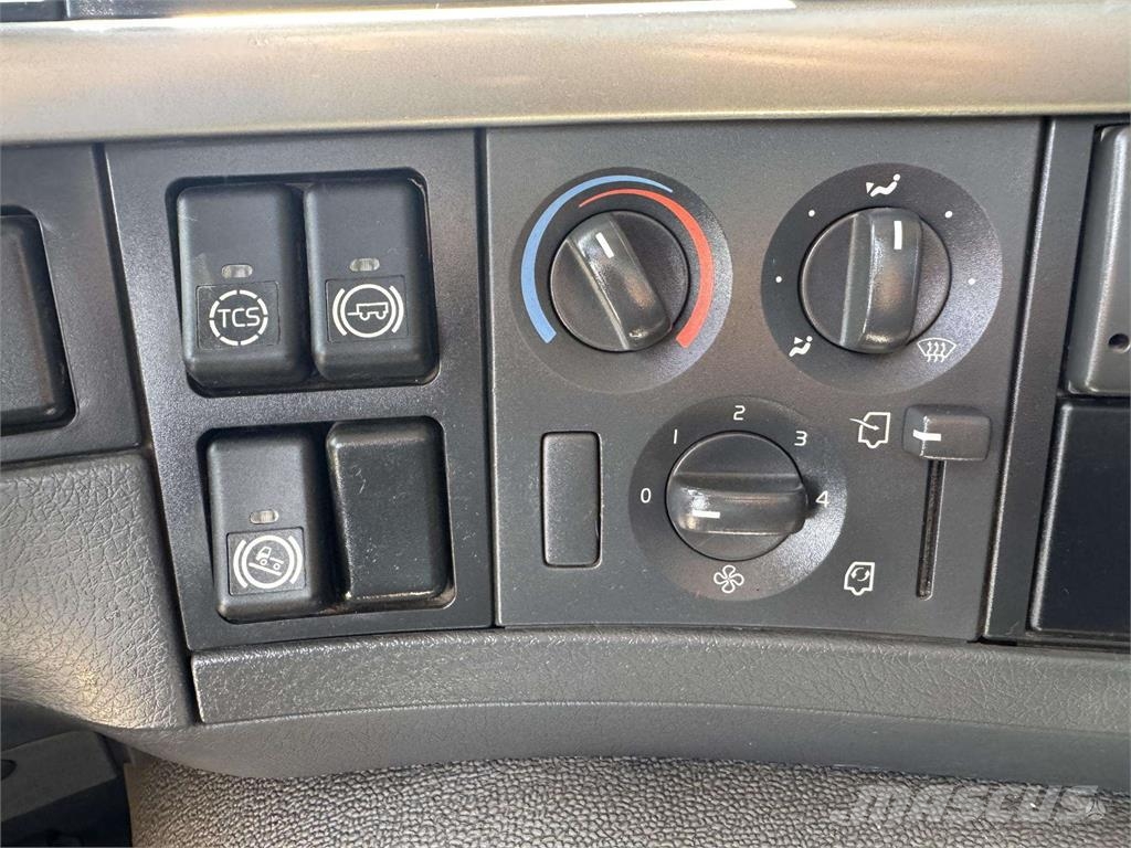 Volvo FMX 330 10m3 شاحنات مزدوجة / خلخلة