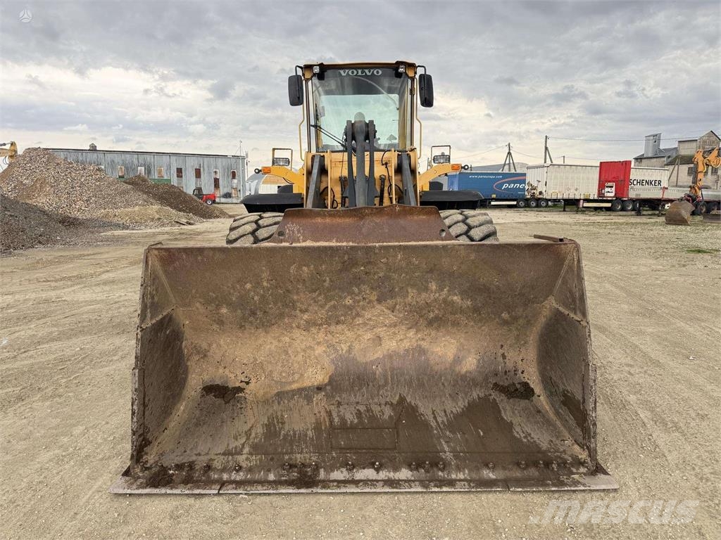 Volvo L 110 E Gumikerekes homlokrakodók