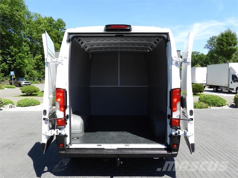 Citroën JUMPER  BOX DELIVERY VAN 7 SEATS CRUISE CONTROL شاحنة مقفلة