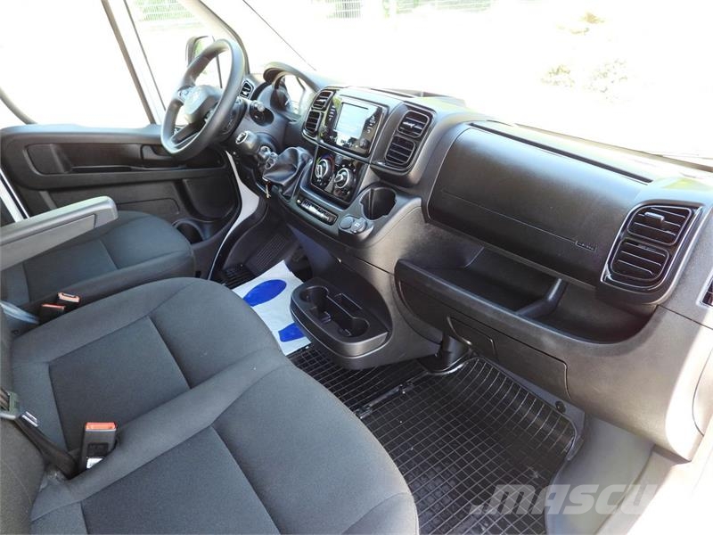 Citroën JUMPER  BOX DELIVERY VAN 7 SEATS CRUISE CONTROL شاحنة مقفلة