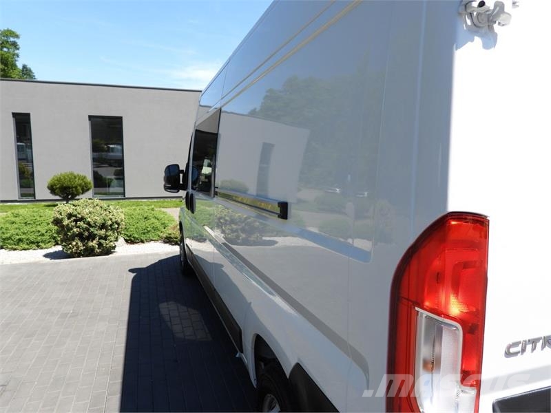 Citroën JUMPER  BOX DELIVERY VAN 7 SEATS CRUISE CONTROL شاحنة مقفلة