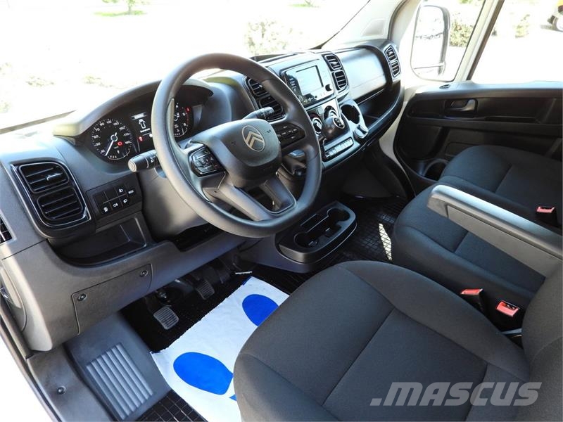 Citroën JUMPER  BOX DELIVERY VAN 7 SEATS CRUISE CONTROL شاحنة مقفلة