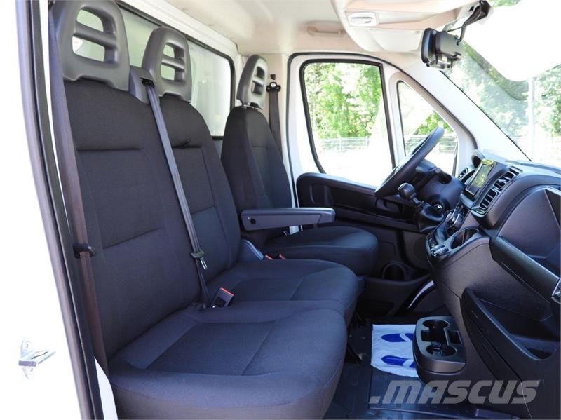 Fiat DUCATO BOX LIFT 8 PALLETS CRUISE CONTROL Zabojni kombi