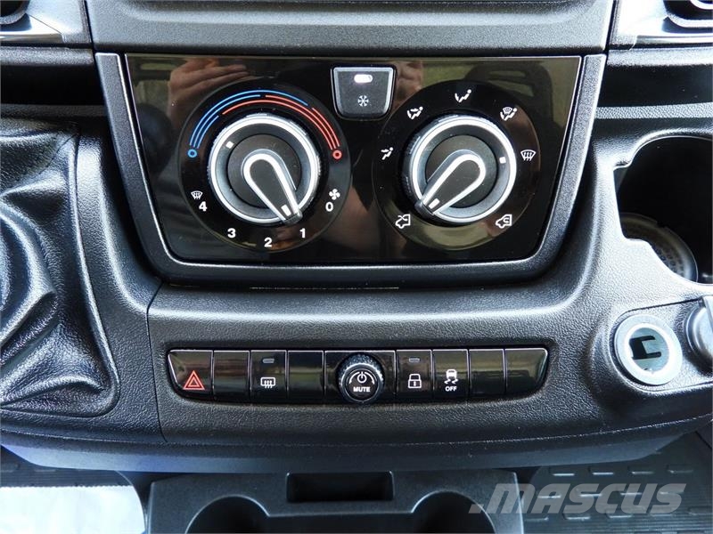 Fiat DUCATO BOX LIFT 8 PALLETS CRUISE CONTROL Zabojni kombi