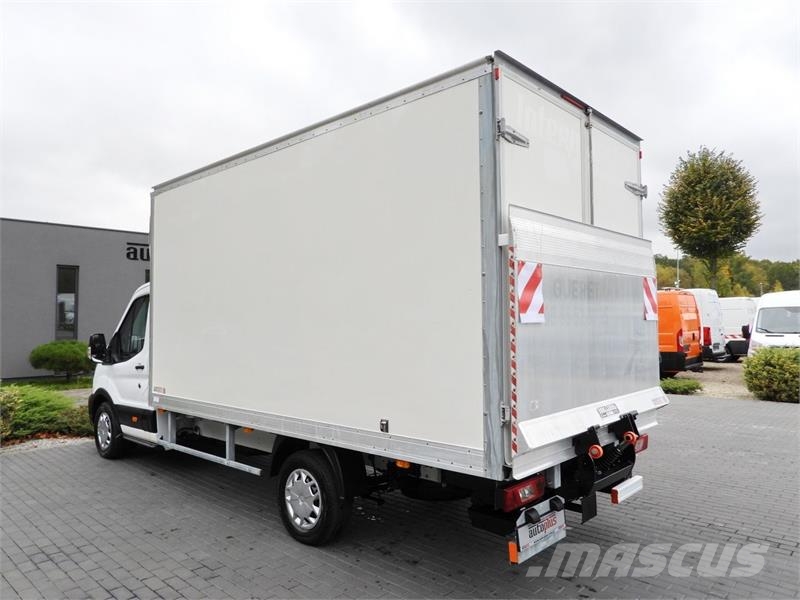 Ford TRANSIT BOX LIFT 8 PALLETS CRUISE CONTROL Skriňová nadstavba