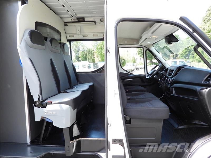 Iveco DAILY 35C16 BOX DELIVERY VAN 6 SEATS Transporterek
