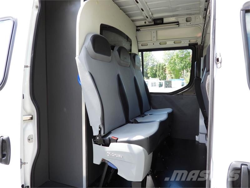 Iveco DAILY 35C16 BOX DELIVERY VAN 6 SEATS Transporterek