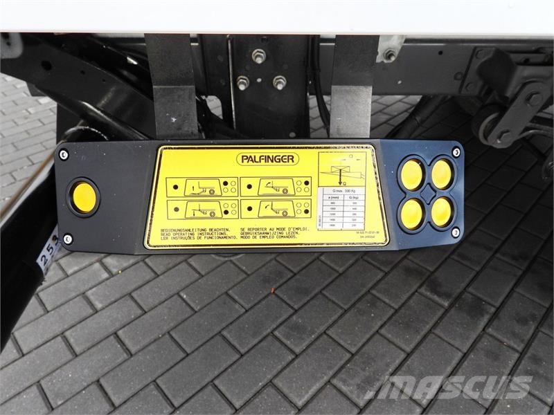 Iveco DAILY 35C16 BOX LIFT 8 PALLETS CRUISE CONTROL Kastenwagen