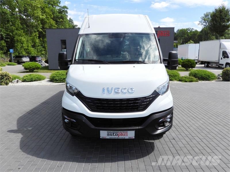 Iveco DAILY 35C16 BOX DELIVERY VAN 6 SEATS Transporterek