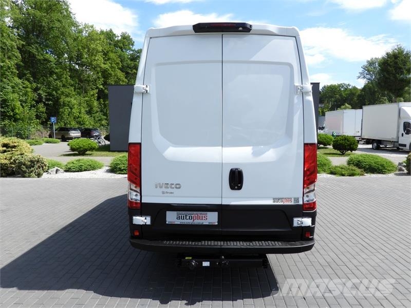Iveco DAILY 35C16 BOX DELIVERY VAN 6 SEATS Transporterek