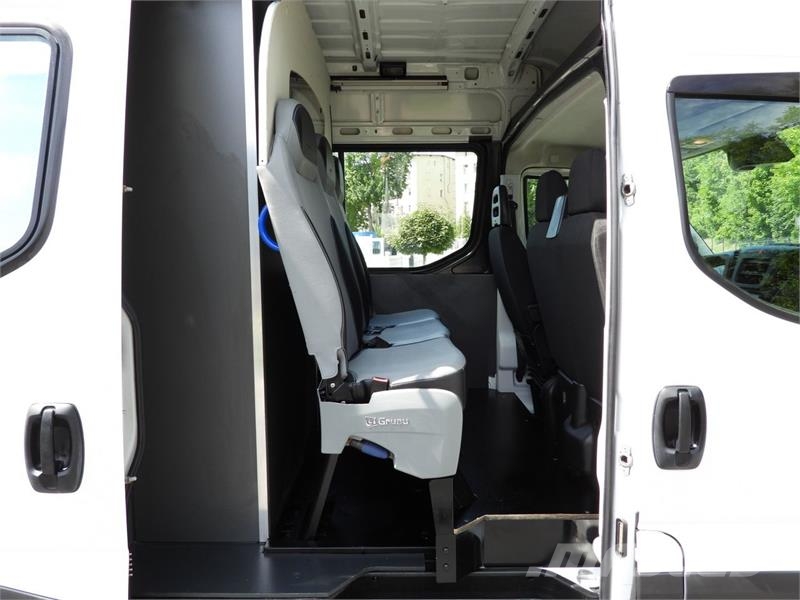 Iveco DAILY 35C16 BOX DELIVERY VAN 6 SEATS Transporterek
