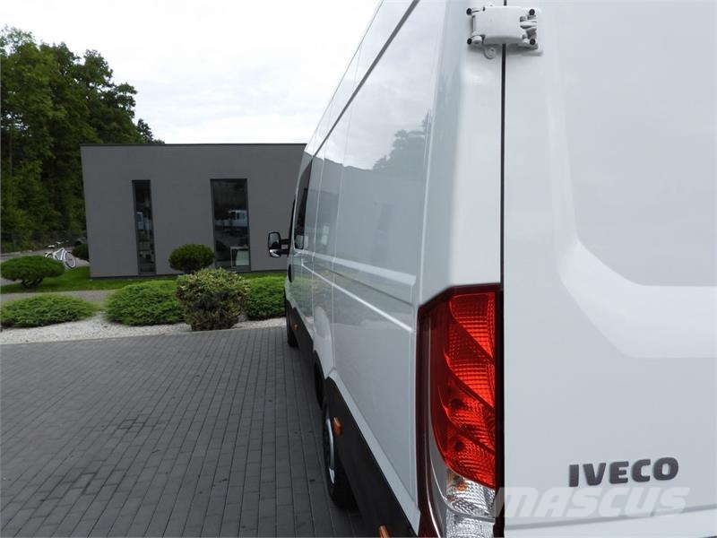 Iveco DAILY  35S16 BOX DELIVERY VAN 7 SEATS AUTOMATIC شاحنة مقفلة