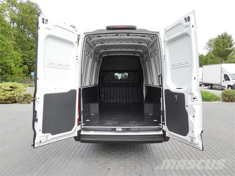 Iveco DAILY  35S16 BOX DELIVERY VAN 7 SEATS AUTOMATIC شاحنة مقفلة