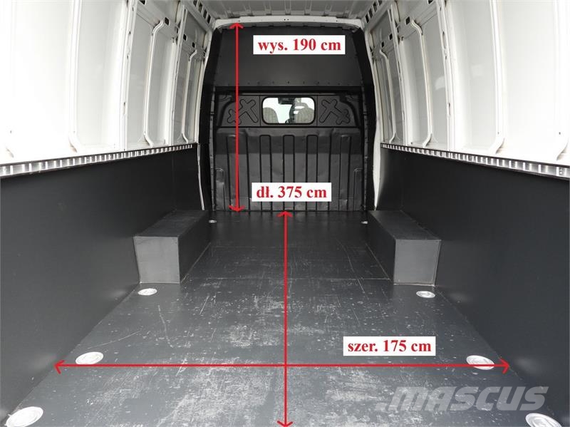 Iveco DAILY  35S16 BOX DELIVERY VAN 7 SEATS AUTOMATIC شاحنة مقفلة