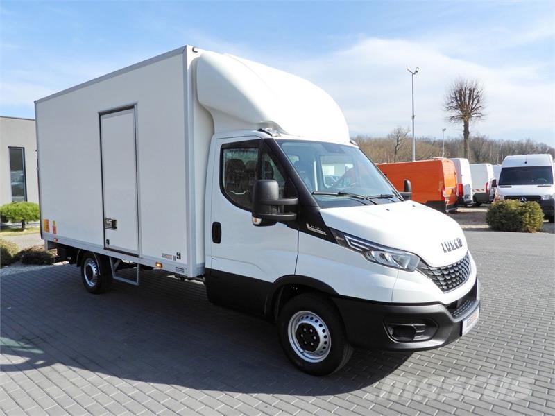 Iveco DAILY  35S16 CONNECT BOX LIFT 8 PALLETS Vehículos de caha cerrada