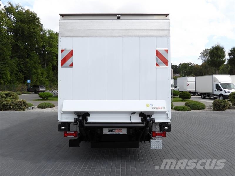 Iveco DAILY 70C17 REFRIGERATOR 1*C LIFT 9 PALLETS Hűtős