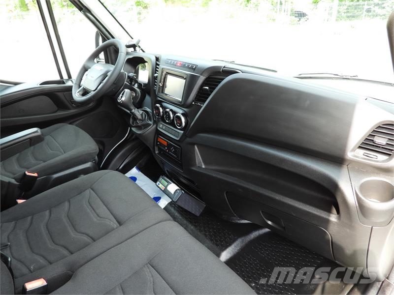 Iveco DAILY 70C17 REFRIGERATOR 1*C LIFT 9 PALLETS Hűtős