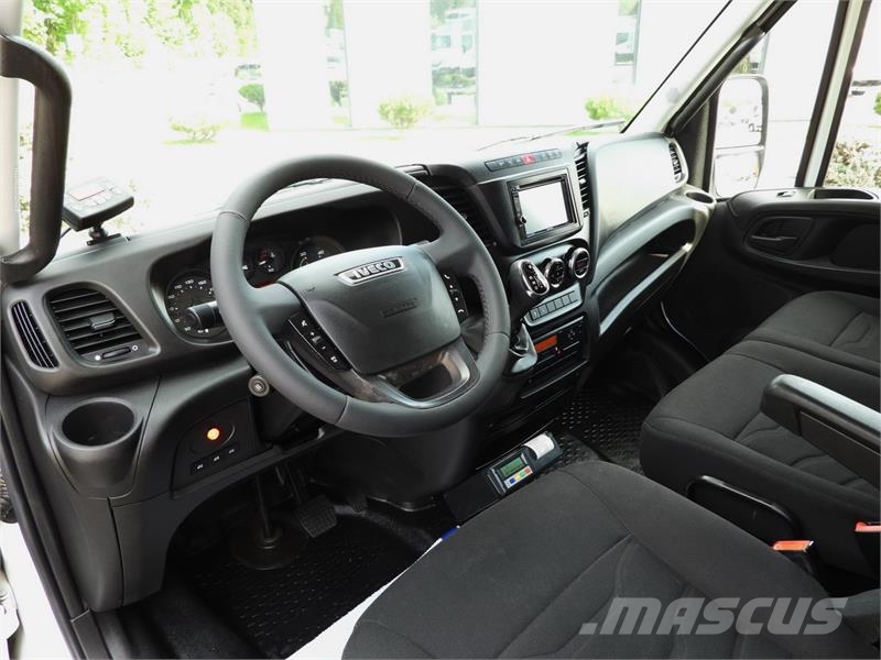 Iveco DAILY 70C17 REFRIGERATOR 1*C LIFT 9 PALLETS Hűtős