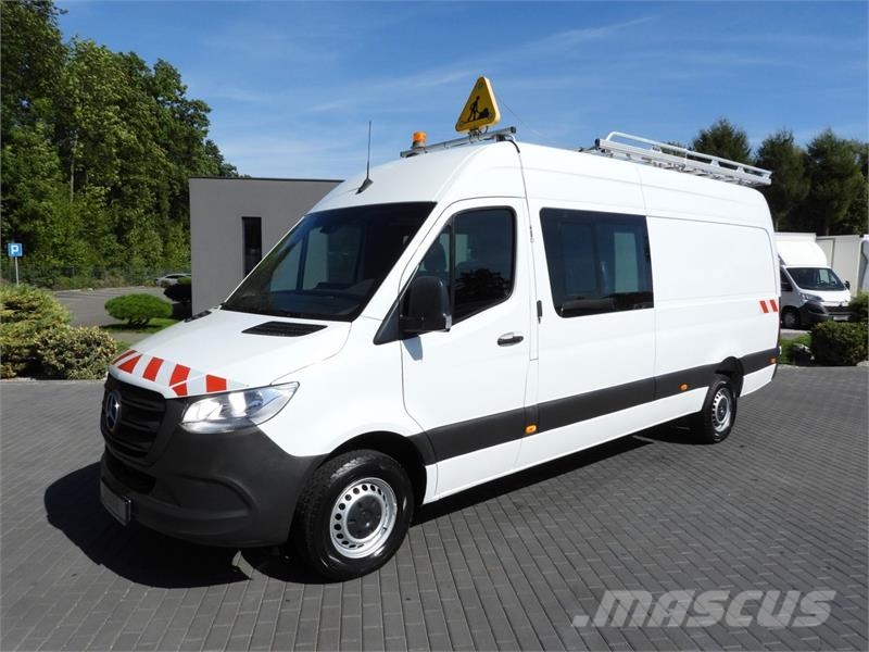 Mercedes-Benz SPRINTER  316 BOX DELIVERY VAN 7 SEATS شاحنة مقفلة