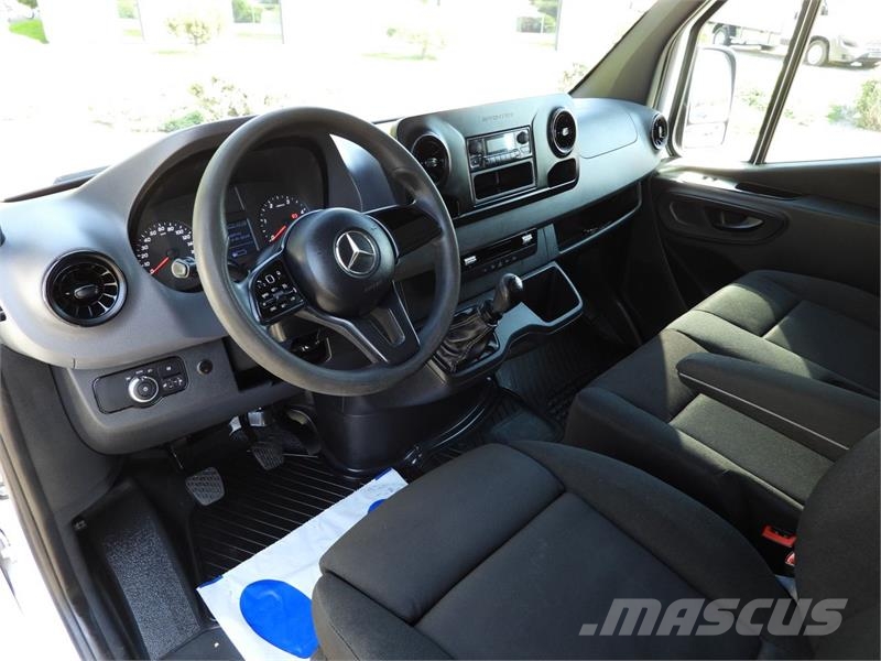 Mercedes-Benz SPRINTER  316 BOX DELIVERY VAN 7 SEATS شاحنة مقفلة