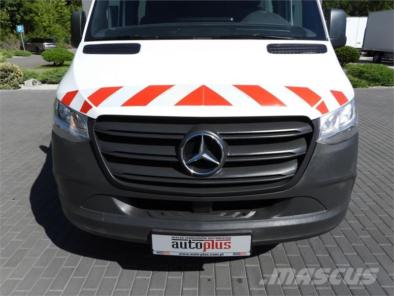 Mercedes-Benz SPRINTER  316 BOX DELIVERY VAN 7 SEATS شاحنة مقفلة