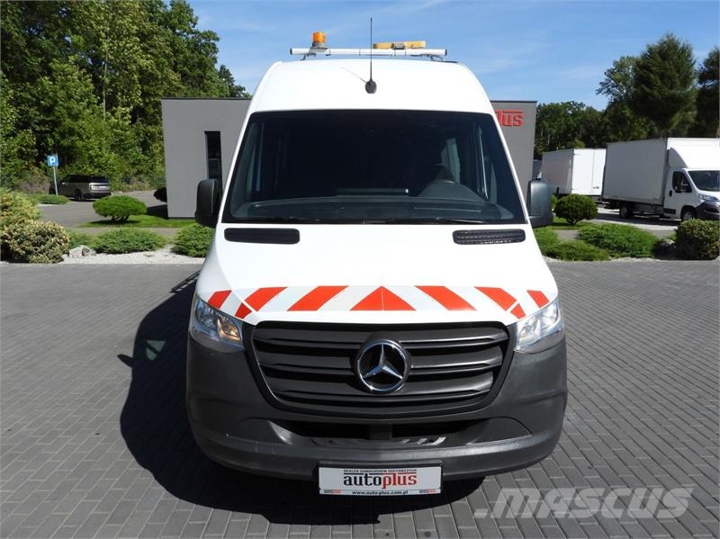 Mercedes-Benz SPRINTER  316 BOX DELIVERY VAN 7 SEATS شاحنة مقفلة