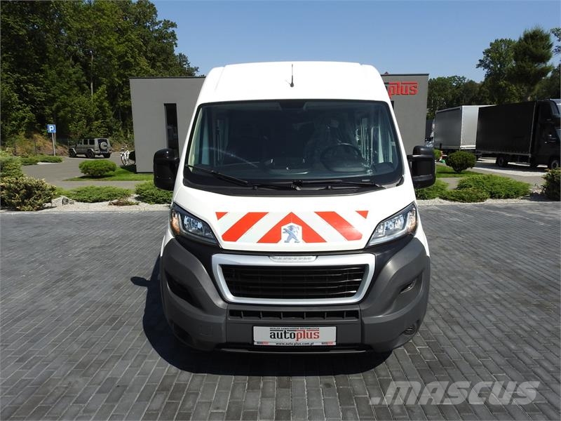 Peugeot BOXER BOX DELIVERY VAN 7 SEATS 110HP Lieferwagen