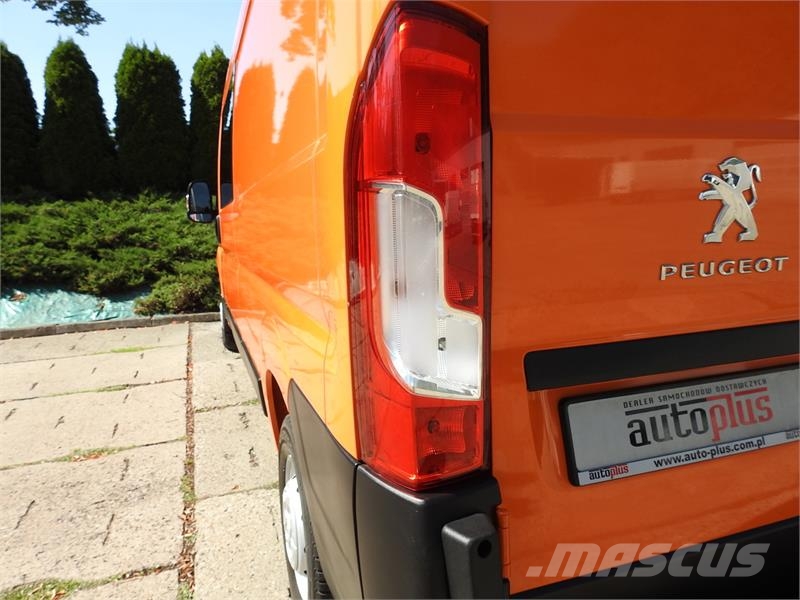 Peugeot BOXER BOX DELIVERY VAN 7 SEATS AIR CONDITIONING Lieferwagen