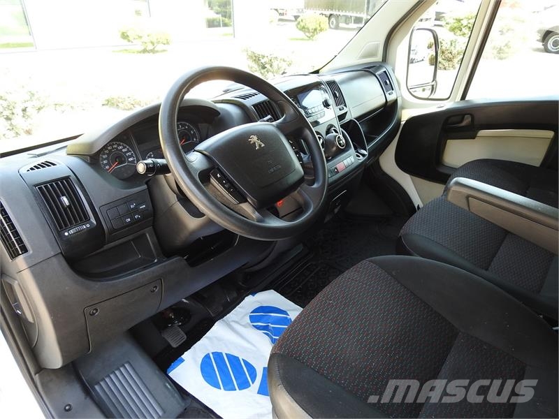 Peugeot BOXER BOX DELIVERY VAN 7 SEATS 110HP Lieferwagen