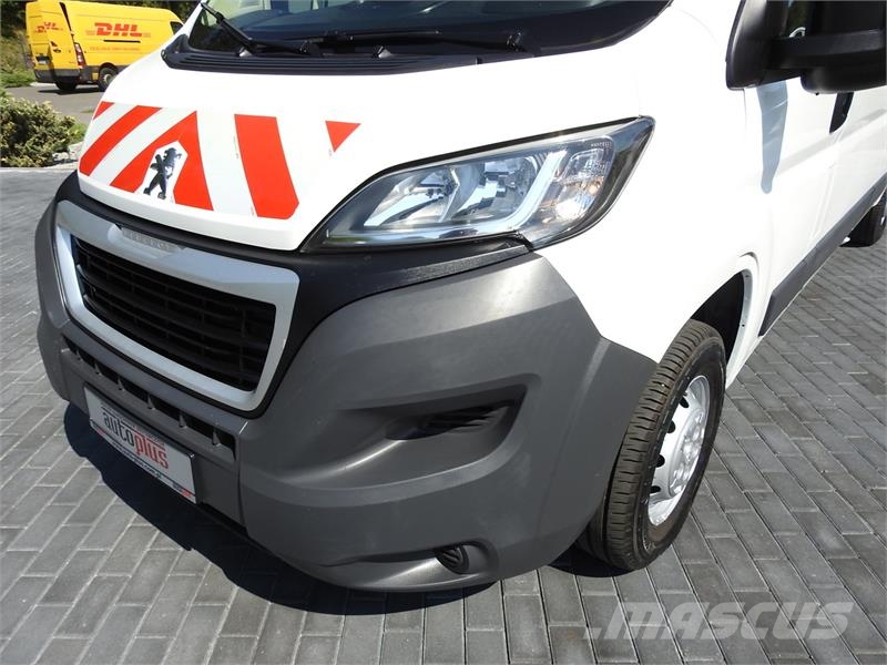 Peugeot BOXER BOX DELIVERY VAN 7 SEATS 110HP Lieferwagen