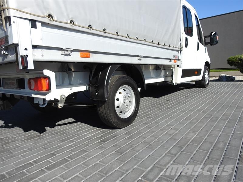 Peugeot BOXER STAKE BODY DOUBLE CABIN DOKA 7 SEATS Pickup/Sideaflæsning