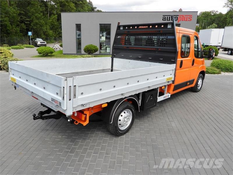 Peugeot BOXER  STAKE BODY DOUBLE CABIN DOKA 7 SEATS شاحنات خفيفة/مفصلية الجوانب
