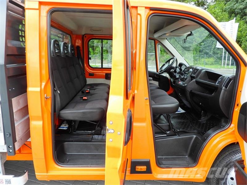 Peugeot BOXER  STAKE BODY DOUBLE CABIN DOKA 7 SEATS شاحنات خفيفة/مفصلية الجوانب